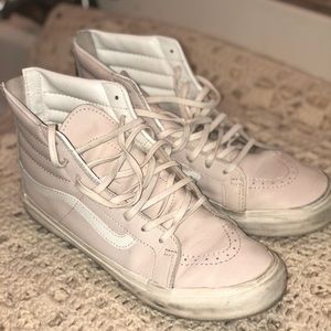 SALE‼️‼️ High top vans in pastel pink leather.